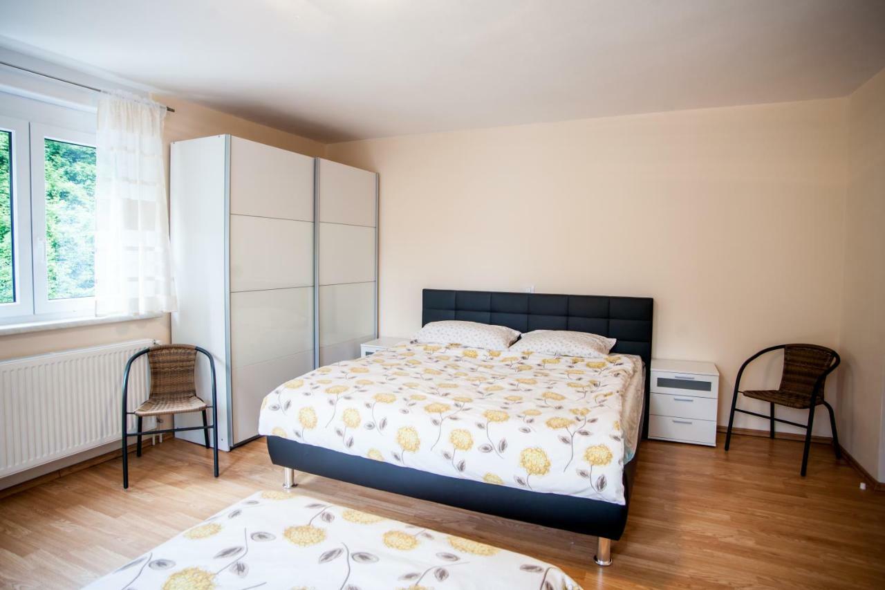 House Utrinek With Free Play Room, Jacuzzy And Garage Podbrdo Buitenkant foto